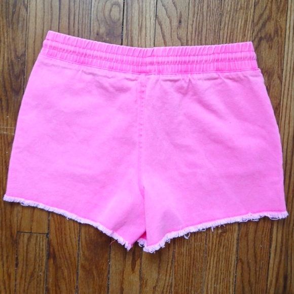 💕 Neon pink shorts 💕 - Picture 3 of 5
